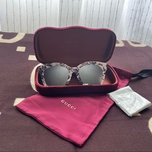GUCCI Silver Cat-eye Sunglasses